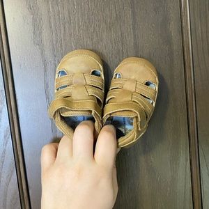 Gender neutral sandals
